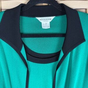 MISOOK 2 Piece Women's Green Jacket and Shell Acrylic Sweater Set